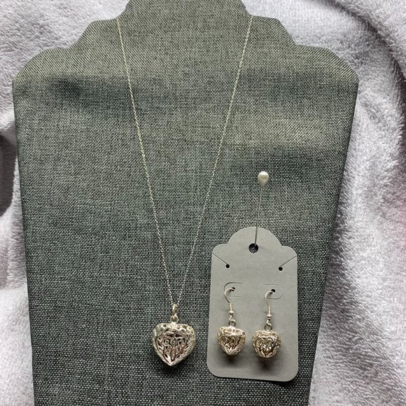 .925 Sterling 18" Chain with Puffed Heart Pendant & Matching Earrings. (604) - Picture 1 of 5